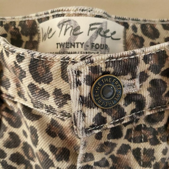 NWOT Free People Printed Bailey Frayed Denim Skirt - Picture 8 of 9